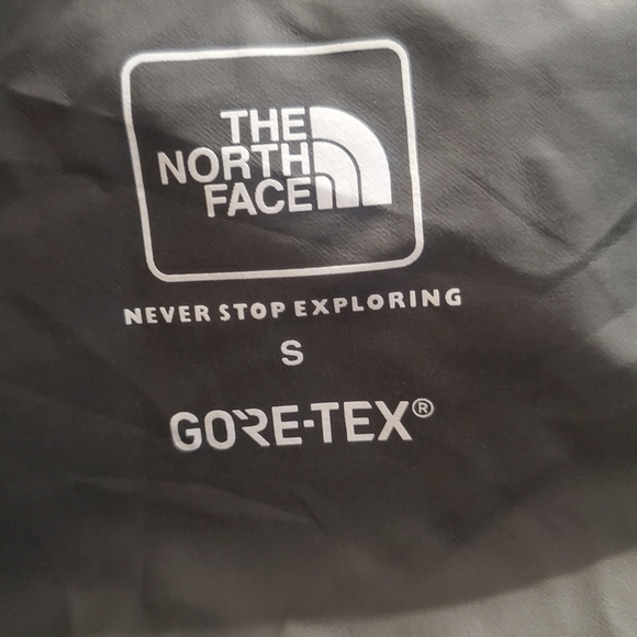 The north face gore tex rain coat - Picture 3 of 3